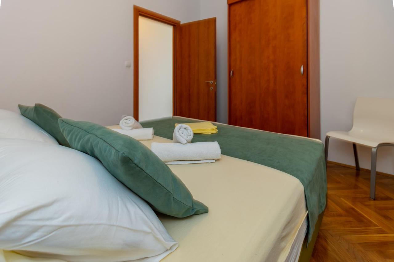 Luxury Apartments Villa Ruzmarina With New Heated Infinity Pool And Lounge Area Marusici  Extérieur photo
