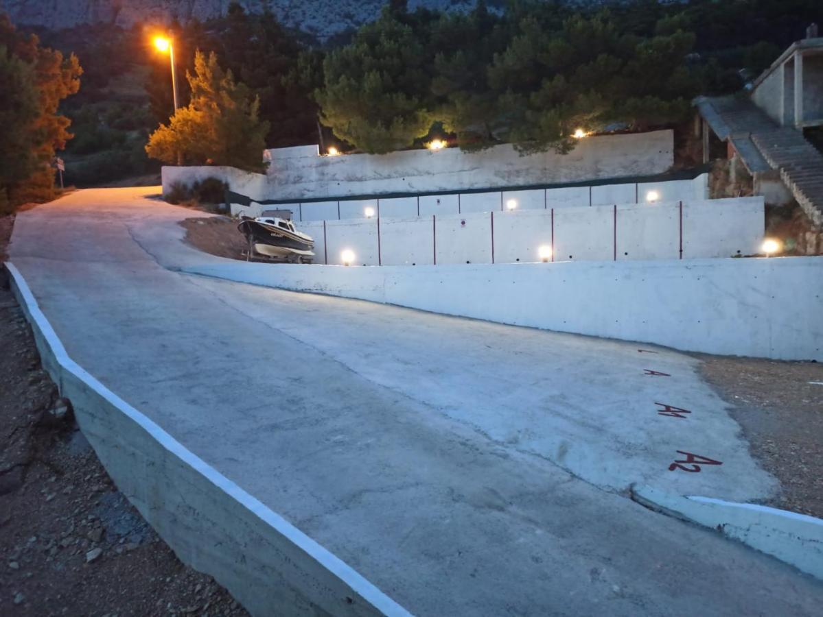 Luxury Apartments Villa Ruzmarina With New Heated Infinity Pool And Lounge Area Marusici  Extérieur photo